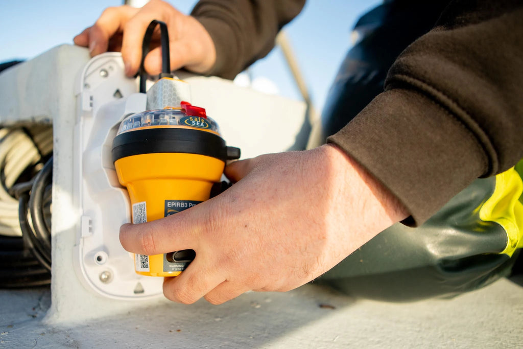 Ocean Signal SafeSea EPIRB3 Pro - Category 1
